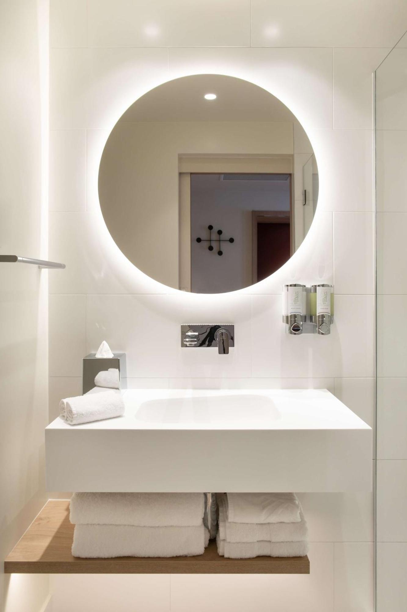 Hampton By Hilton Riga Airport Otel Mārupe Dış mekan fotoğraf