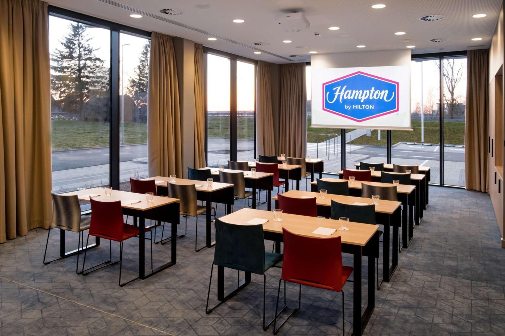 Hampton By Hilton Riga Airport Otel Mārupe Dış mekan fotoğraf