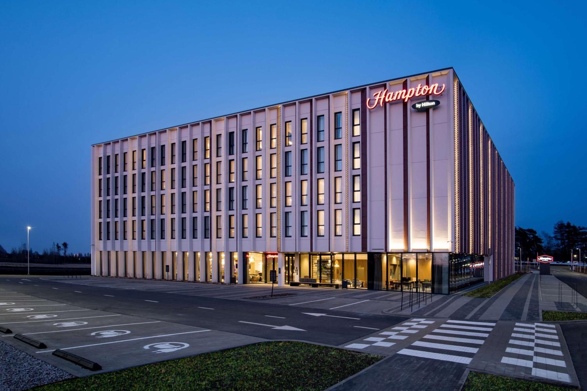 Hampton By Hilton Riga Airport Otel Mārupe Dış mekan fotoğraf