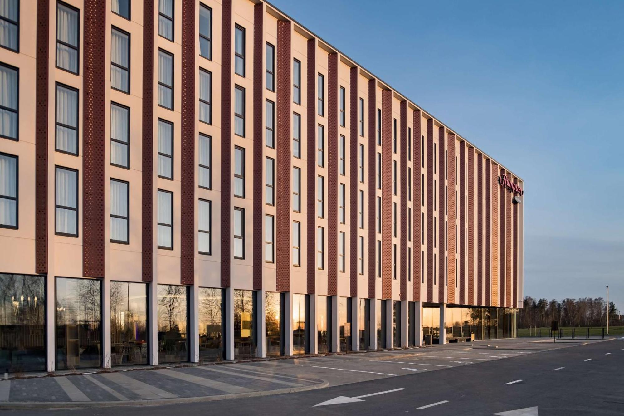 Hampton By Hilton Riga Airport Otel Mārupe Dış mekan fotoğraf